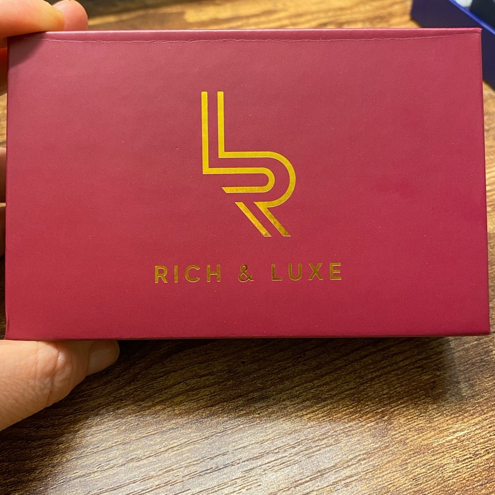 Luxury Perfume Set - Picture 2 of 6
